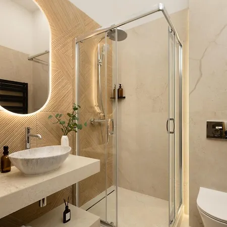 Movo Prestige Old Town Apartment