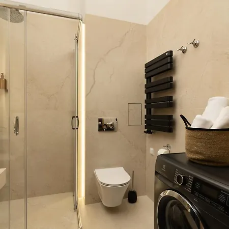 Movo Prestige Old Town Apartment