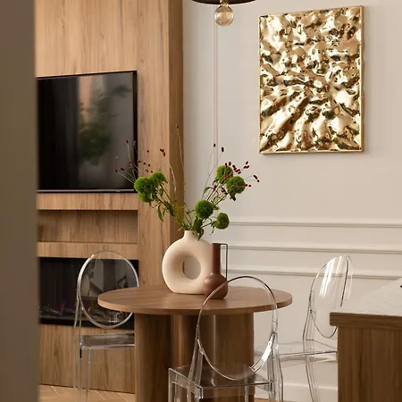 Movo Prestige Old Town Apartment